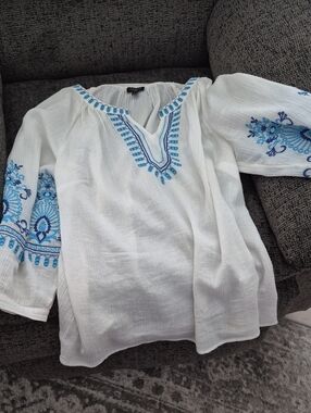 Talbots White Tunic with Blue Embroidery
